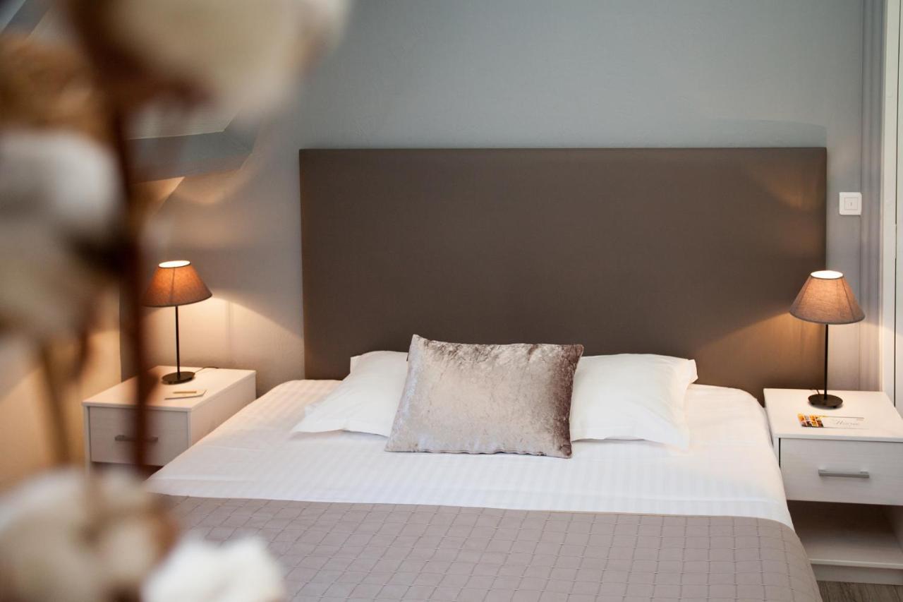Hotel La Hoirie ซาร์ลา-ลา-กาเนดา ภายนอก รูปภาพ